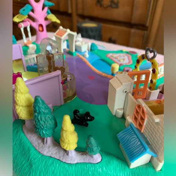 Vintage Blue Bird 1996 Polly Pocket Magical Movin’ Pollyville Boutique - Picture 11 of 14